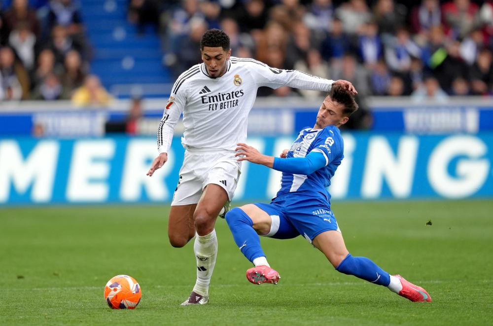 周末新疆北部仍多降雪天气 京津冀局地或现重度霾.