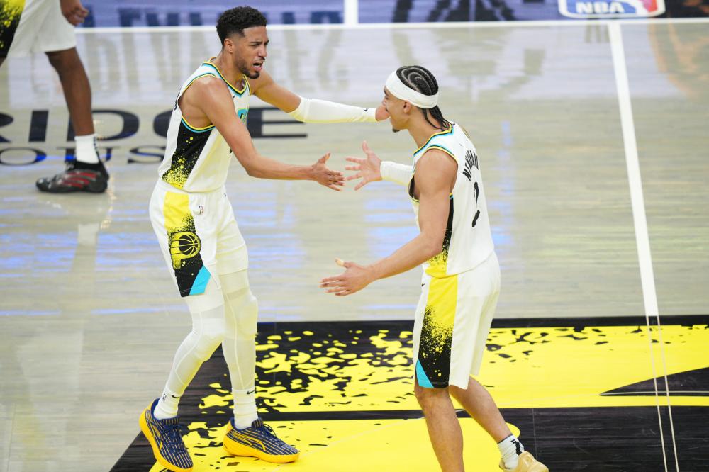 德甲第18輪沙爾克0-4拜仁慕尼黑 萊萬破門穆勒雙響基米希助攻戴帽.