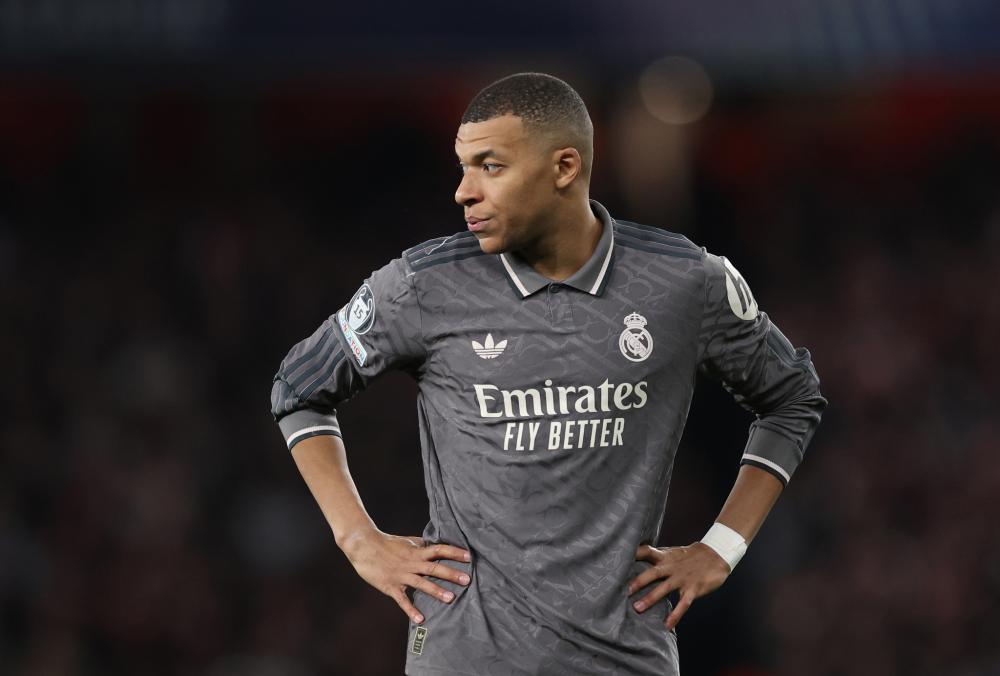 费城76人队三巨头合计薪资超7亿！重建计划启动.